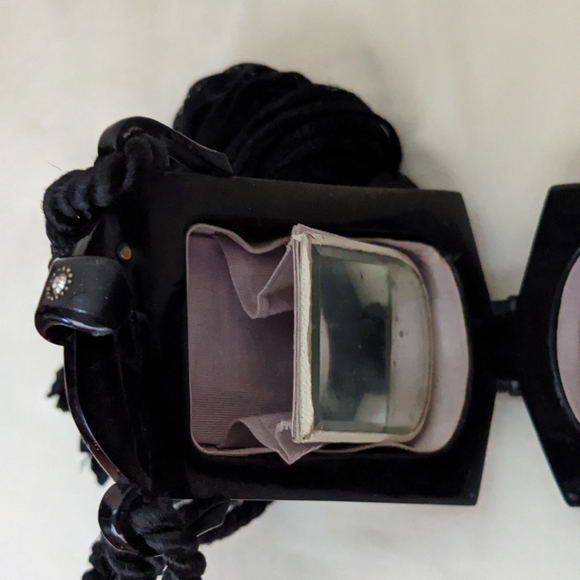Antique 1920s French Vanity Bag Compact with Lipstick 💄 Tassel - Picture 9 of 10